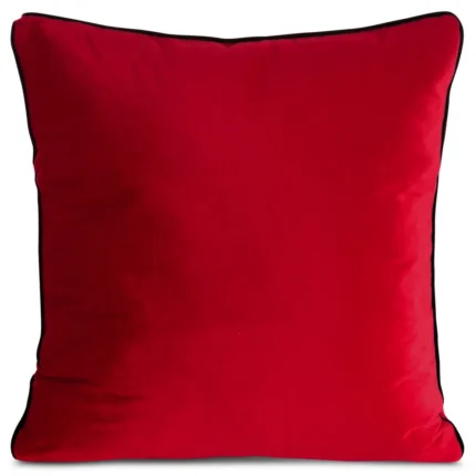 Poszewka na poduszkę 60x60 cm welwetowa, czerwona o delikatnym połysku z ozdobną lamówką GAJA 2