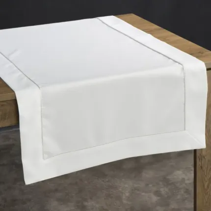 Bieżnik z srebrną lam&oacute;wką Dorita 40 x 140 cm biały