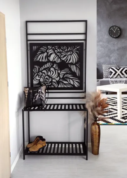 Wieszak loftowy 80-100/210cm metalowy Kwiaty na ubrania i dodatki w minimalistycznym stylu